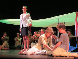 FITAG 2018 - Representaci&oacute; de l'obra Europa, a c&agrave;rrec de Cr&agrave;dula Teatre i el Cor Preludi, al Teatre Municipal