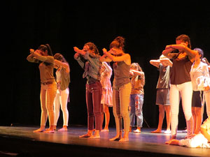FITAG 2018 - Representaci&oacute; de l'obra Europa, a c&agrave;rrec de Cr&agrave;dula Teatre i el Cor Preludi, al Teatre Municipal