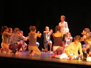 FITAG 2018 - Representaci&oacute; de l'obra Europa, a c&agrave;rrec de Cr&agrave;dula Teatre i el Cor Preludi, al Teatre Municipal