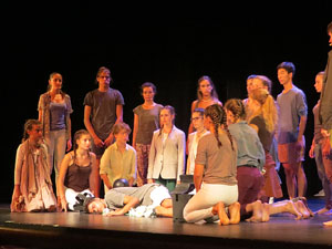 FITAG 2018 - Representaci&oacute; de l'obra Europa, a c&agrave;rrec de Cr&agrave;dula Teatre i el Cor Preludi, al Teatre Municipal