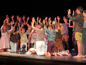 FITAG 2018 - Representaci&oacute; de l'obra Europa, a c&agrave;rrec de Cr&agrave;dula Teatre i el Cor Preludi, al Teatre Municipal