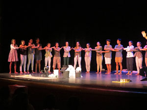 FITAG 2018 - Representaci&oacute; de l'obra Europa, a c&agrave;rrec de Cr&agrave;dula Teatre i el Cor Preludi, al Teatre Municipal