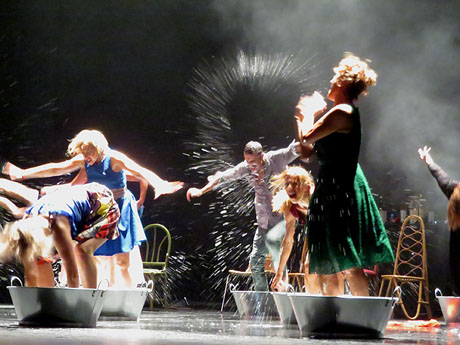 FITAG 2018 - Representaci&oacute; de l'obra Oceans, a c&agrave;rrec del grup El Mirall, de Blanes, al Teatre Municipal