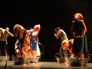 FITAG 2018 - Representaci&oacute; de l'obra Oceans, a c&agrave;rrec del grup El Mirall, de Blanes, al Teatre Municipal