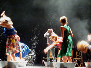 FITAG 2018 - Representaci&oacute; de l'obra Oceans, a c&agrave;rrec del grup El Mirall, de Blanes, al Teatre Municipal