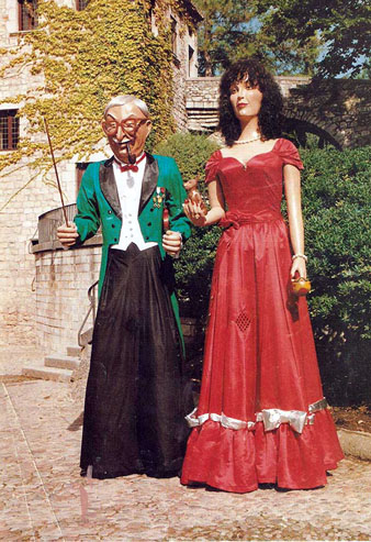 Els gegants Cugat i la Musa al Passeig Arqueol&ograve;ic, el 1993