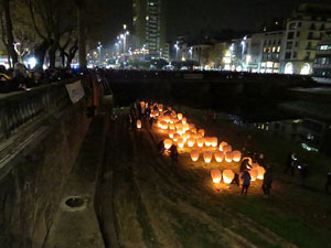 Il&middot;lumina la Llibertat. Acci&oacute; de protesta pels quatre mesos de pres&oacute; de Jordi Cuixart i Jordi S&aacute;nch