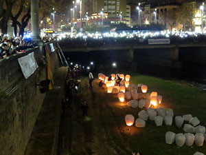 Il&middot;lumina la Llibertat. Acci&oacute; de protesta pels quatre mesos de pres&oacute; de Jordi Cuixart i Jordi S&aacute;nch