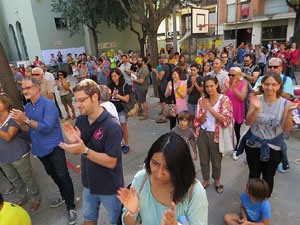 Commemoraci&oacute; de l'1-O al Col&middot;legi Verd