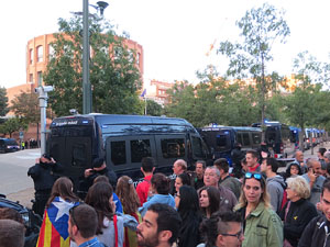 Concentraci&oacute; per l'1-O davant la subdelegaci&oacute; del Gobierno a Jaume I