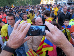 Concentraci&oacute; per l'1-O davant la subdelegaci&oacute; del Gobierno a Jaume I