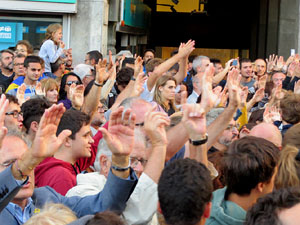 Concentraci&oacute; per l'1-O davant la subdelegaci&oacute; del Gobierno a Jaume I