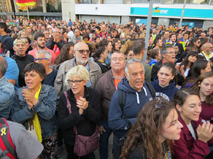 Concentraci&oacute; per l'1-O davant la subdelegaci&oacute; del Gobierno a Jaume I