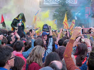 Concentraci&oacute; per l'1-O davant la subdelegaci&oacute; del Gobierno a Jaume I