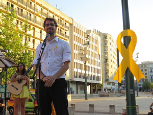 Concentraci&oacute; a la pla&ccedil;a de Santa Susanna per la llibertat dels presos pol&iacute;tics, amb Montse Puigdemont Casa