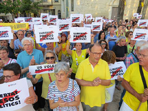 Concentraci&oacute; a la pla&ccedil;a de Santa Susanna per la llibertat dels presos pol&iacute;tics, amb Montse Puigdemont Casa