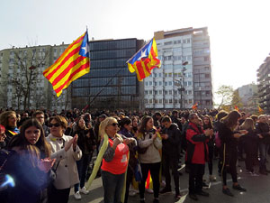 Concentraci&oacute; 21-D davant la subdelegaci&oacute; del govern espanyol a Girona