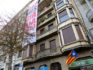 Concentraci&oacute; 21-D davant la subdelegaci&oacute; del govern espanyol a Girona