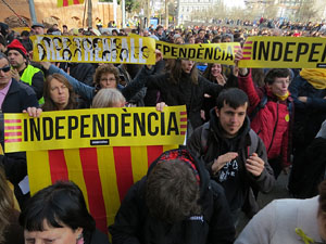 Concentraci&oacute; 21-D davant la subdelegaci&oacute; del govern espanyol a Girona