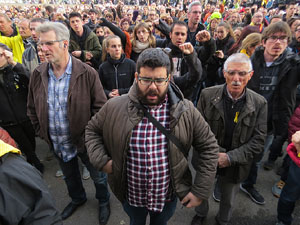 Concentraci&oacute; 21-D davant la subdelegaci&oacute; del govern espanyol a Girona