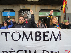 Concentraci&oacute; 21-D davant la subdelegaci&oacute; del govern espanyol a Girona