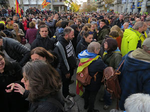 Concentraci&oacute; 21-D davant la subdelegaci&oacute; del govern espanyol a Girona