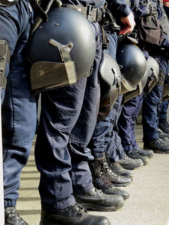 Mossos d'Esquadra davant els Jutjats de Girona