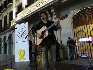 Concentraci&oacute; a la pla&ccedil;a del Vi per la llibertat dels presos pol&iacute;tics, amb Joanjo Bosk