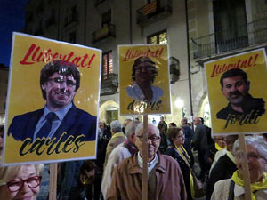 Concentraci&oacute; a la pla&ccedil;a del Vi per la llibertat dels presos pol&iacute;tics, amb Joanjo Bosk