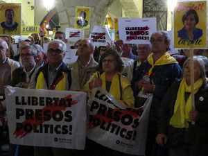 Concentraci&oacute; a la pla&ccedil;a del Vi per la llibertat dels presos pol&iacute;tics, amb Joanjo Bosk
