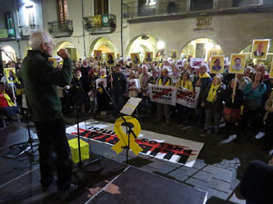 Concentraci&oacute; a la pla&ccedil;a del Vi per la llibertat dels presos pol&iacute;tics, amb Joanjo Bosk