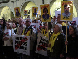 Concentraci&oacute; a la pla&ccedil;a del Vi per la llibertat dels presos pol&iacute;tics, amb Joanjo Bosk