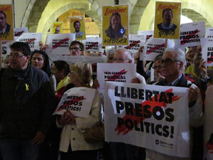 Concentraci&oacute; a la pla&ccedil;a del Vi per la llibertat dels presos pol&iacute;tics, amb Joanjo Bosk