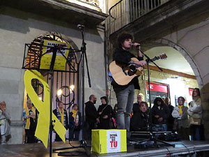 Concentraci&oacute; a la pla&ccedil;a del Vi per la llibertat dels presos pol&iacute;tics, amb Joanjo Bosk