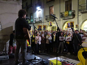 Concentraci&oacute; a la pla&ccedil;a del Vi per la llibertat dels presos pol&iacute;tics, amb Joanjo Bosk