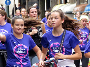 Cursa de la Dona 2018. Concentraci&oacute; i sortida del Parc de la Devesa, cursa pels carrers de Girona i arribada a la Copa