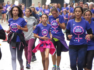 Cursa de la Dona 2018. Concentraci&oacute; i sortida del Parc de la Devesa, cursa pels carrers de Girona i arribada a la Copa