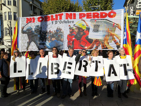 Inici de la manifestaci&oacute; a la pla&ccedil;a Catalunya