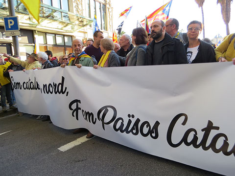 Encap&ccedil;alament d'una de les pancartes