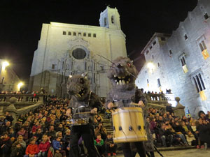 Fires 2018. La Beatufarra, descens del Beatusaure per les escales de la Catedral de Girona
