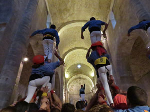 Fires 2018. Els Castells de Vig&iacute;lia al monestir de Sant Pere de Galligants, amb els Marrecs de Salt i la Colla Castellera Esperxats 