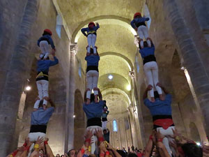 Fires 2018. Els Castells de Vig&iacute;lia al monestir de Sant Pere de Galligants, amb els Marrecs de Salt i la Colla Castellera Esperxats 