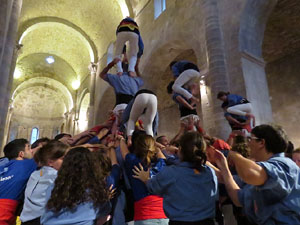 Fires 2018. Els Castells de Vig&iacute;lia al monestir de Sant Pere de Galligants, amb els Marrecs de Salt i la Colla Castellera Esperxats 