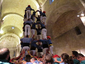 Fires 2018. Els Castells de Vig&iacute;lia al monestir de Sant Pere de Galligants, amb els Marrecs de Salt i la Colla Castellera Esperxats 