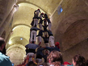 Fires 2018. Els Castells de Vig&iacute;lia al monestir de Sant Pere de Galligants, amb els Marrecs de Salt i la Colla Castellera Esperxats 