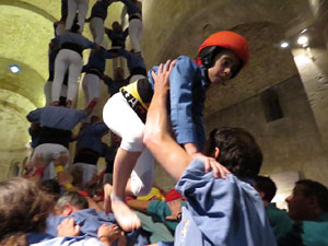 Fires 2018. Els Castells de Vig&iacute;lia al monestir de Sant Pere de Galligants, amb els Marrecs de Salt i la Colla Castellera Esperxats 