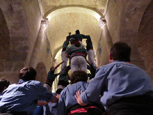 Fires 2018. Els Castells de Vig&iacute;lia al monestir de Sant Pere de Galligants, amb els Marrecs de Salt i la Colla Castellera Esperxats 