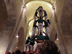 Fires 2018. Els Castells de Vig&iacute;lia al monestir de Sant Pere de Galligants, amb els Marrecs de Salt i la Colla Castellera Esperxats 