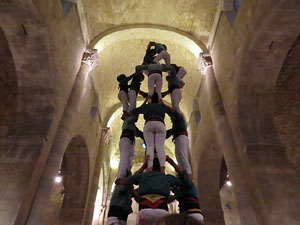 Fires 2018. Els Castells de Vig&iacute;lia al monestir de Sant Pere de Galligants, amb els Marrecs de Salt i la Colla Castellera Esperxats 