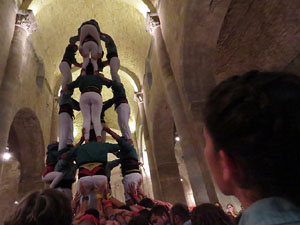 Fires 2018. Els Castells de Vig&iacute;lia al monestir de Sant Pere de Galligants, amb els Marrecs de Salt i la Colla Castellera Esperxats 